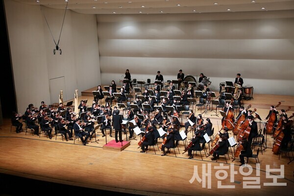 사진, 과천시립교향악단_2023년 신년음악회 연주 모습